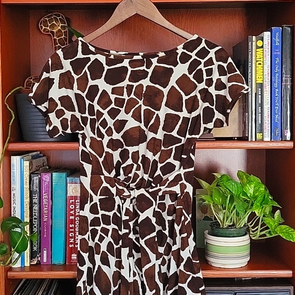 Giraffe print dress, stretch, short sleeve business casual